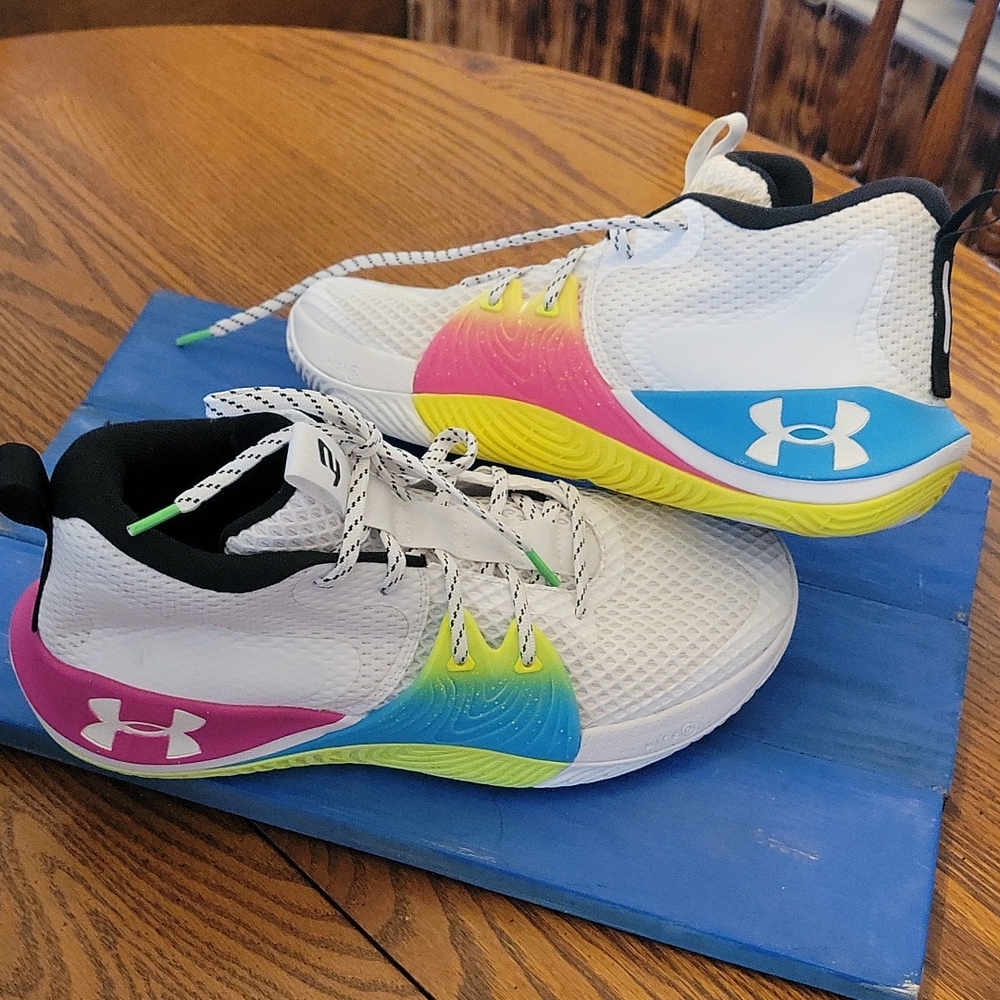 Size 10.5 Men's UA Sneakers